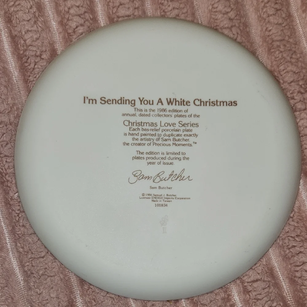 Precious Moments Christmas Love Series Plate, 1986 - Picture 5 of 9
